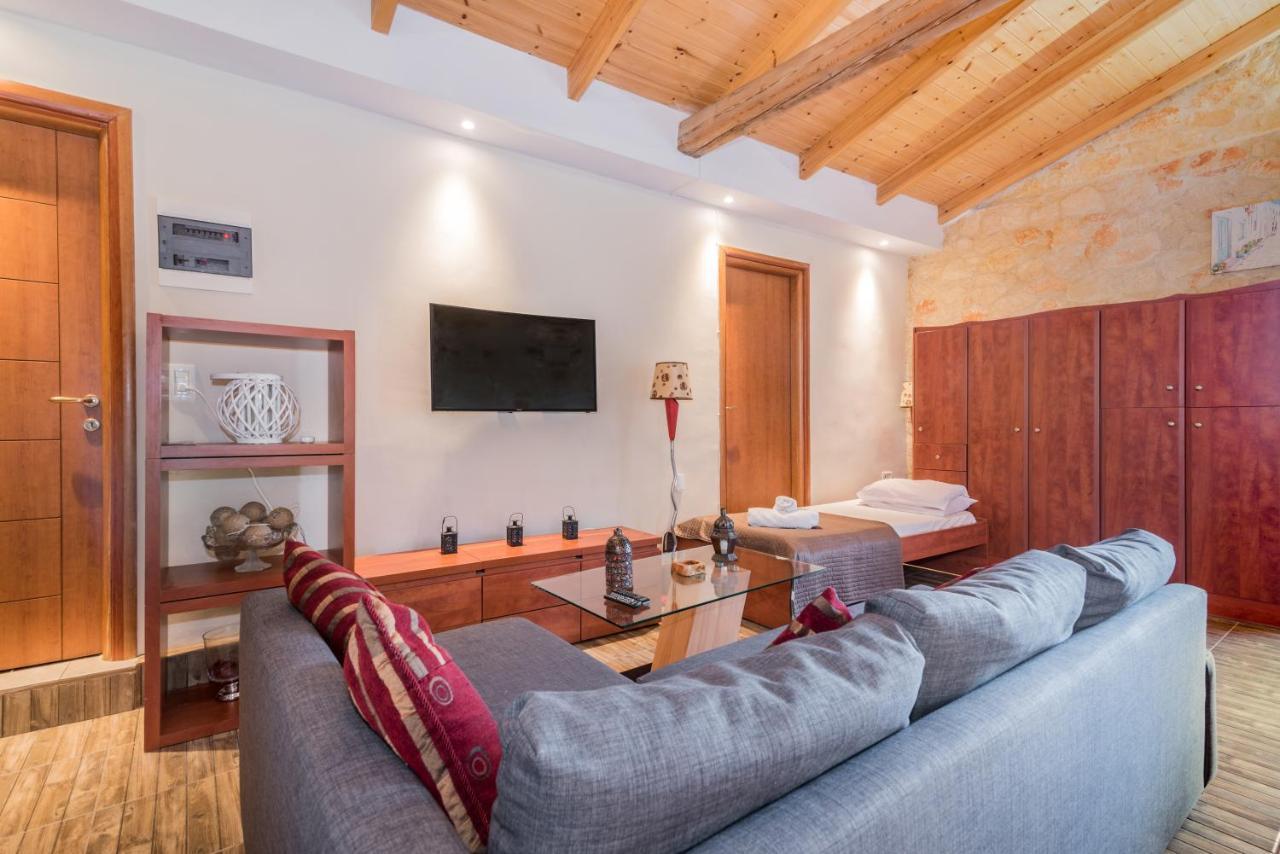 Casa Petra - Stone Cottage Farmhouses アルガッシ エクステリア 写真