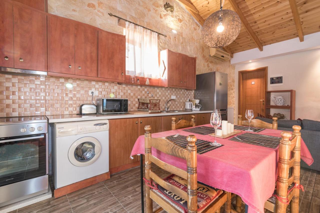 Casa Petra - Stone Cottage Farmhouses アルガッシ エクステリア 写真