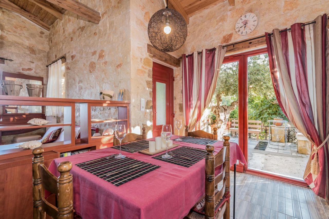 Casa Petra - Stone Cottage Farmhouses アルガッシ エクステリア 写真