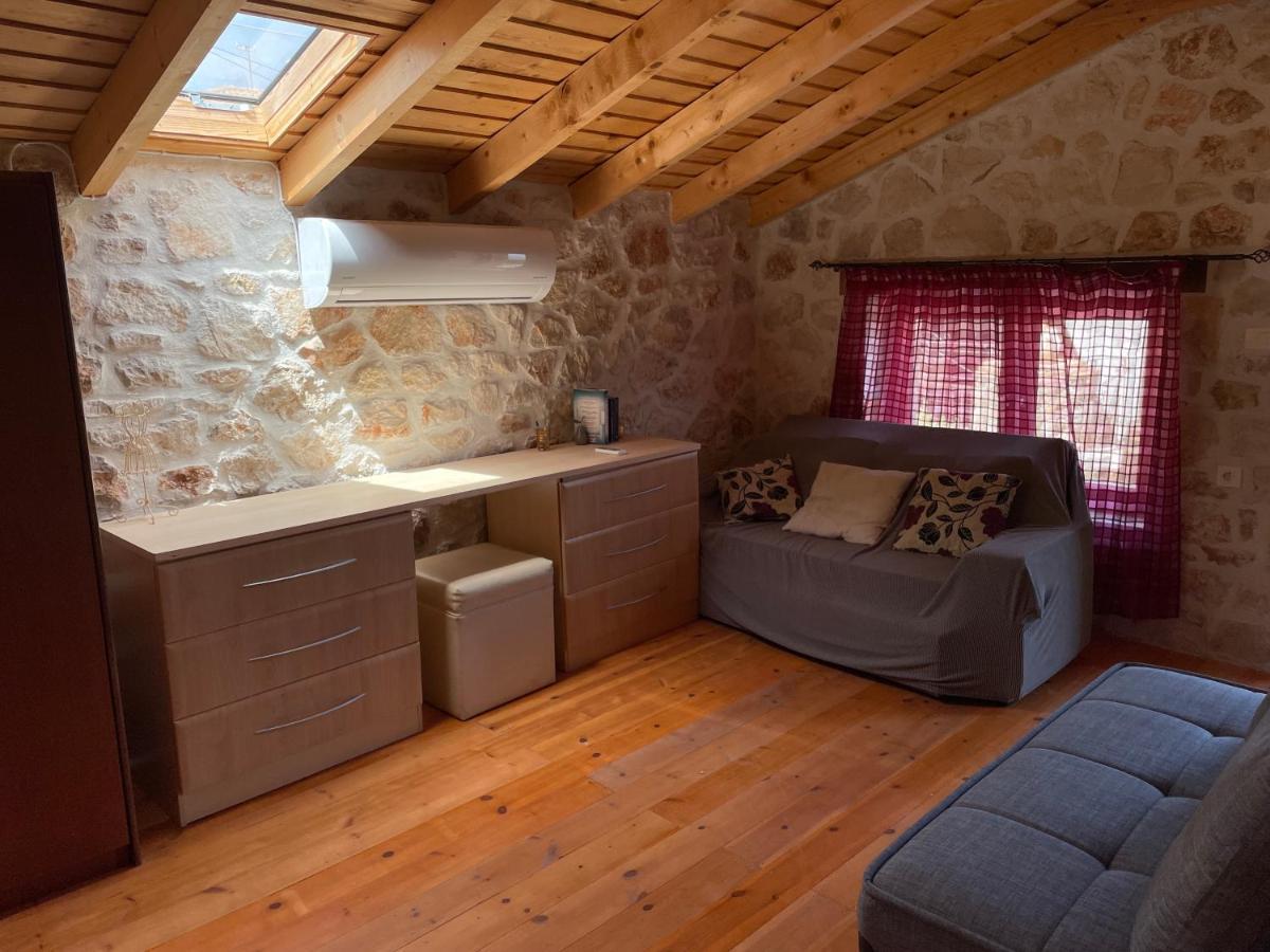 Casa Petra - Stone Cottage Farmhouses アルガッシ エクステリア 写真