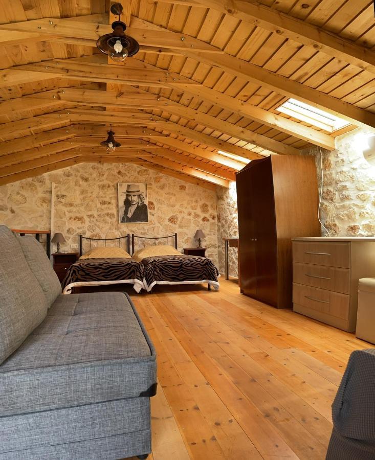 Casa Petra - Stone Cottage Farmhouses アルガッシ エクステリア 写真