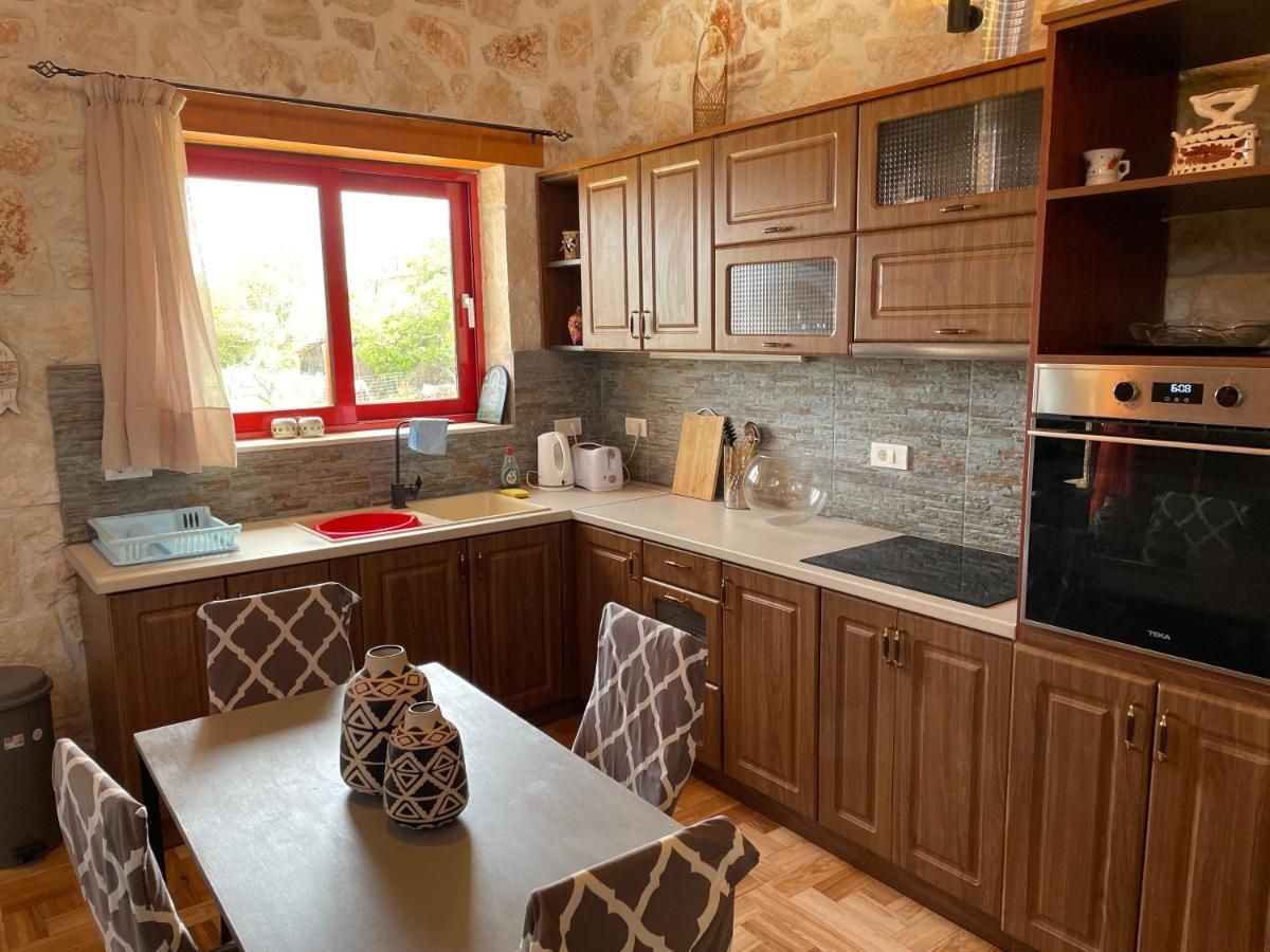 Casa Petra - Stone Cottage Farmhouses アルガッシ エクステリア 写真