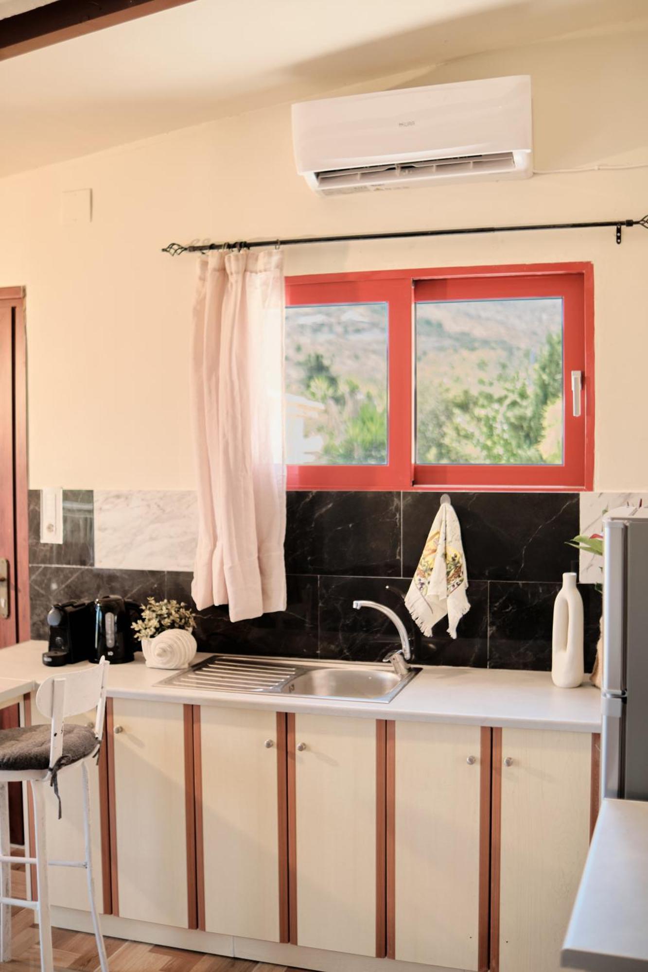 Casa Petra - Stone Cottage Farmhouses アルガッシ エクステリア 写真